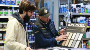 mieszalnia-farb-tynkow-kreisel-rokietnica Mieszalnia farb i tynków Kreisel w BUDMIX Rokietnica – dobór koloru na wzorniku